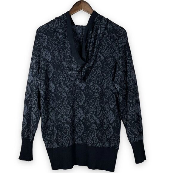 John + Jenn Size S Dylan Hoodie Tunic Sweater Pullover Black Gray Python Print - Picture 2 of 13